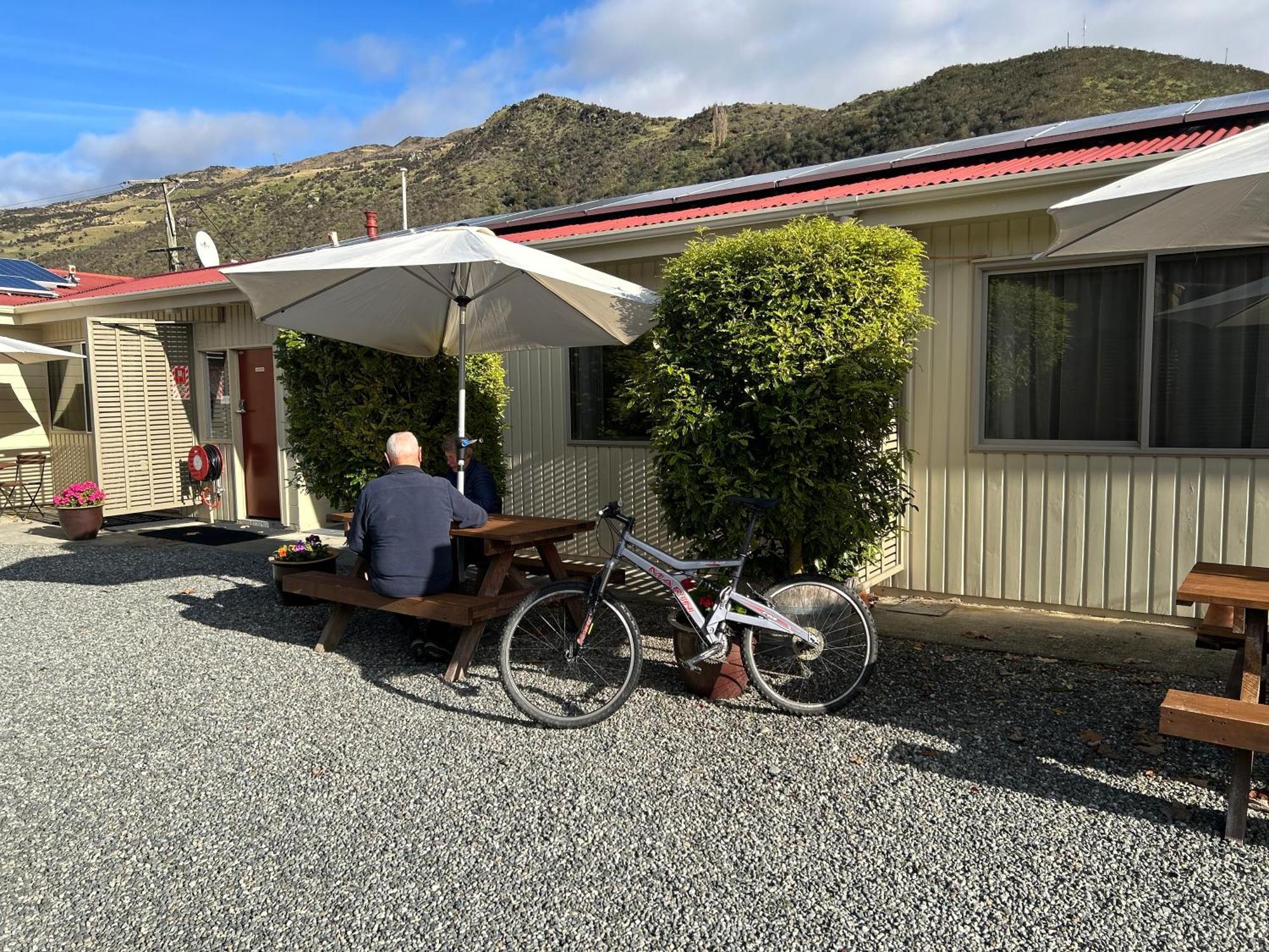 Roxburgh Motels Экстерьер фото